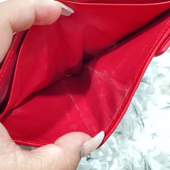 Yves Saint Laurent compact wallet and chain - Picture 14 of 16